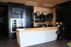 У дегустационной стойки