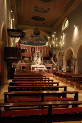 Внутри приходской церкви
