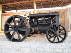 Знаменитый трактор Fordson